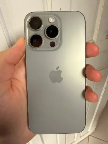 iPhone 15 pro 128 GB + AirPods preço ótimo!!