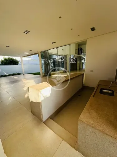 Vendo Sobrado de Alto Padrão com 4 Suítes, SPA e Home Cinema | Jardins Barcelona | Nova Ub