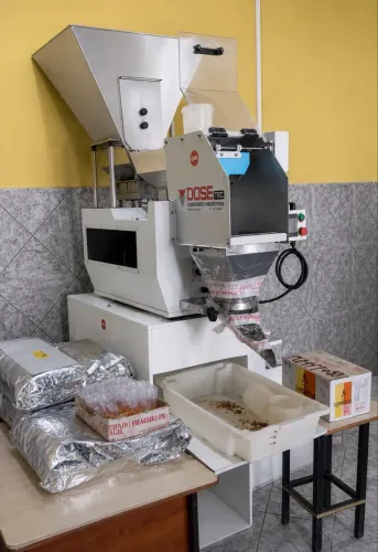 Máquina semi nova Empacotadora DOSETEC