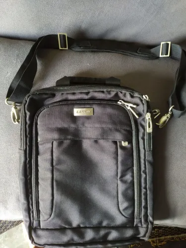 Mochila transversal Lansay original com vários compartimentos