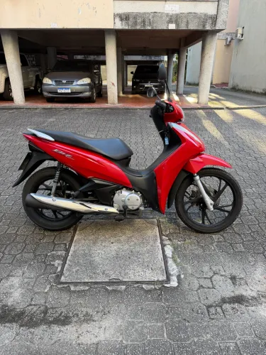 Biz 125 24/24 EXTRA - 4.000km rodados / Ipva + Licenciamento PAGO