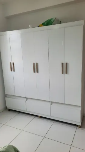 Guarda-roupas 6 portas + 3 gavetas em ótimo estado. Entrgo desmontado.