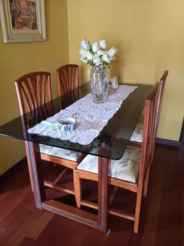 Mesa madeira maciça tampo de vidro