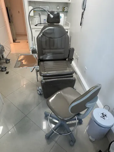 Cadeira/Maca Elétrica Unique Rhosse | Trendelenburg | Foco LED | Florianópolis