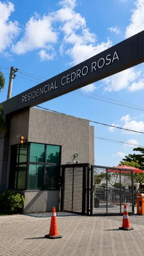 Apartamento Condomínio Cedro Rosa, em Campo Grande. 
