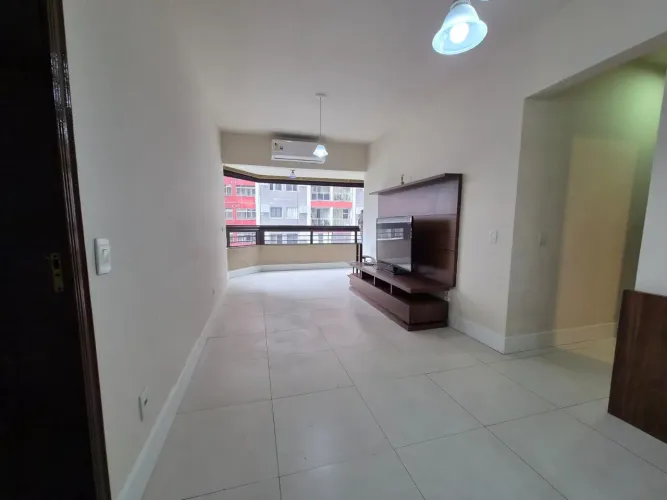 Apartamento 2 quartos com suíte para aluguel na Barra da Tijuca
