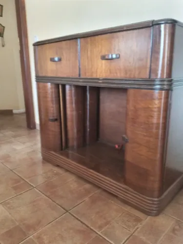 móvel de vitrola antigo