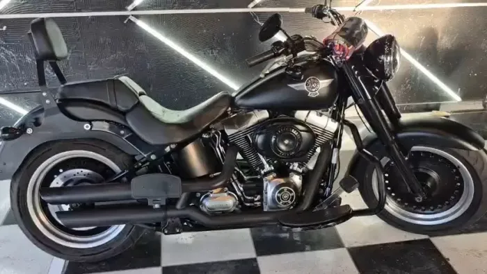 Harley Fat Boy 2013 | Apenas 11.000 km Originais | Vance & Hines | Impecável