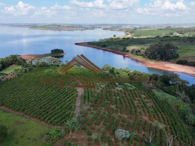 Área com 4,4 hectares com margem na represa Jurumirim