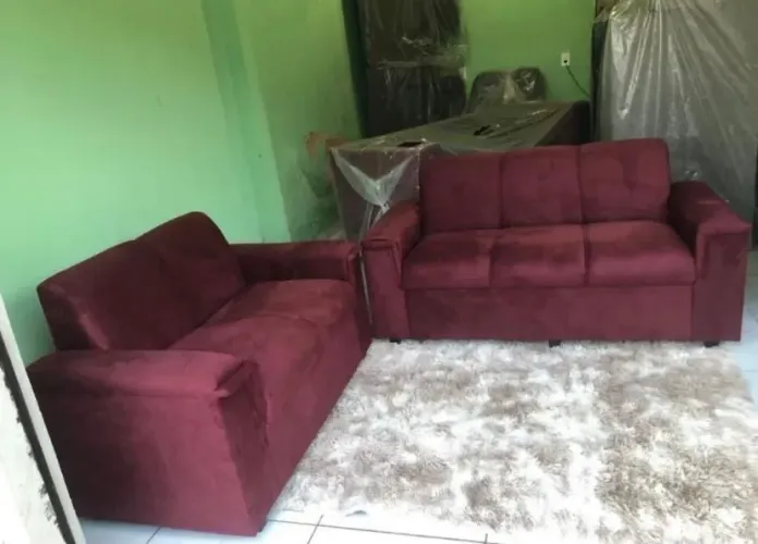 Conjunto de sofá 3 e 2 lugares disponível a pronta entrega