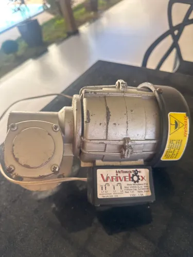Motoredutor Virvelox 110V Monofásico 30 RPM - Industrial - Funcionando