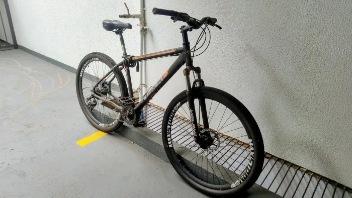 Vendo bike aro 21 freios a disco quadro 17 equipada no Shimano ano 2017