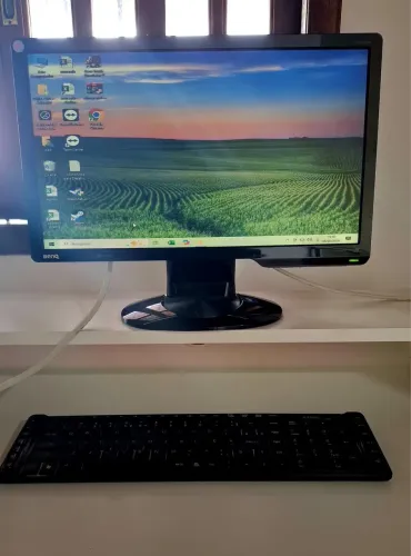 Monitor BenQ G925HDA 18,5" VGA + Cabo de Força