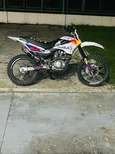 Moto bros para trilhas
