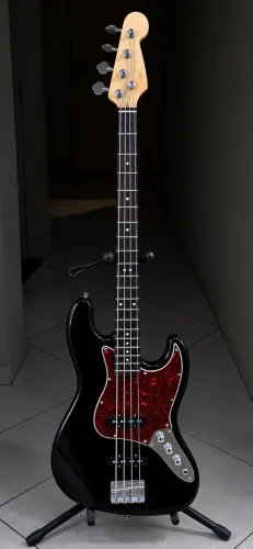 Baixo Jazz Bass NOVO Shape de Fender Regulado + Capa