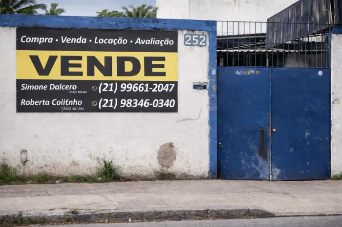 Terreno à venda na Estrada do Rio Grande, Taquara, Rio de Janeiro - RJ