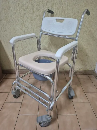 Cadeira de Rodas em alumínio para Banho