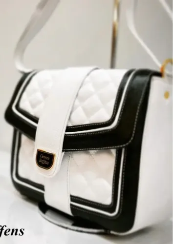 Bolsa Carmem Steffens Couro Preto e Branco