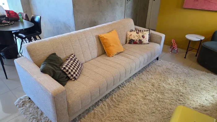 Sofá Cinza claro - 2,40m - Casa Bonita
