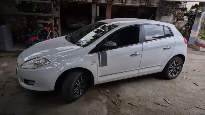 Fiat Bravo Essence Dualogic 1.8 Flex 16V 5P 2013