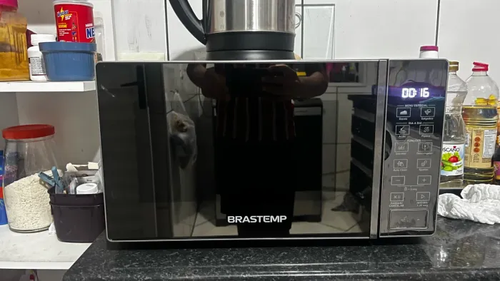 Micro-ondas Brastemp Espelhado em Perfeito Estado