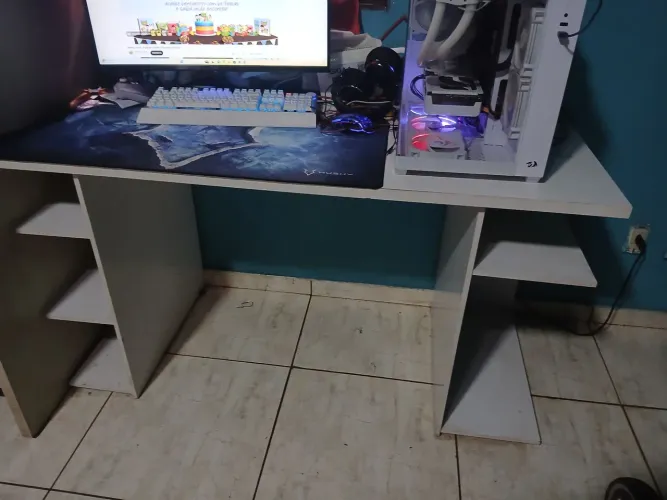 Mesa gamer 1,46 x0,60 m