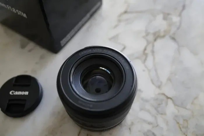 Canon RF 50mm 1.8