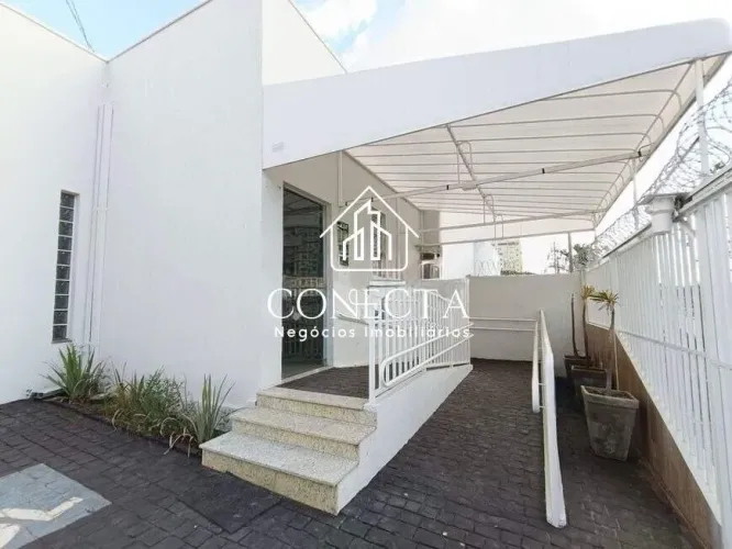 Casa Comercial para Aluguel em Uberlândia - Martins | 4 Salas, 6 Banhos, 2 Vagas
