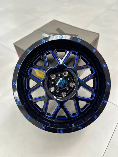 Jogo De Roda XD-820 Preto Brilhante Detalhe Azul 5x127 - 18x9 Offset -12 (Nv) 