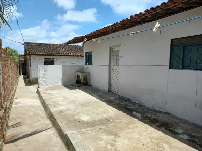 Alugo casa dos fundos
