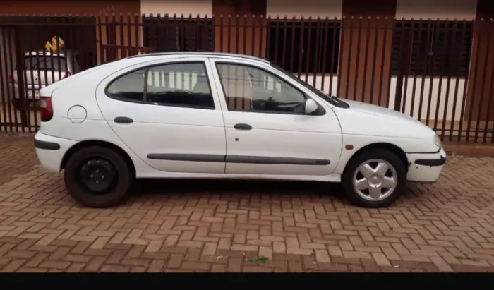 Renault Megane Hatch Rxe/egeus 1.6 16V 2000