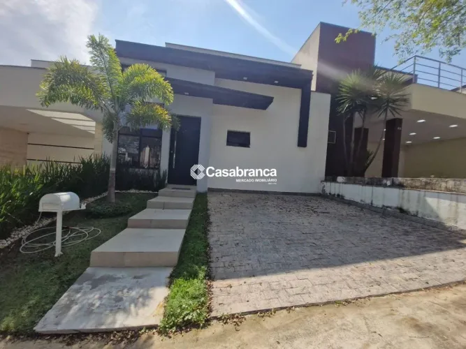 Casa com 03 quartos à venda no Condomínio Terras de São Francisco em Sorocaba/SP.