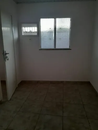 CASA COM 1 QUARTO EM NOVA AMÉRICA - ACEITO ENTRADA