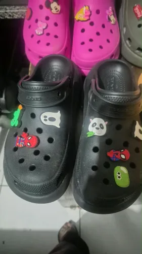 CROCS ORIGINAIS DE SALTO