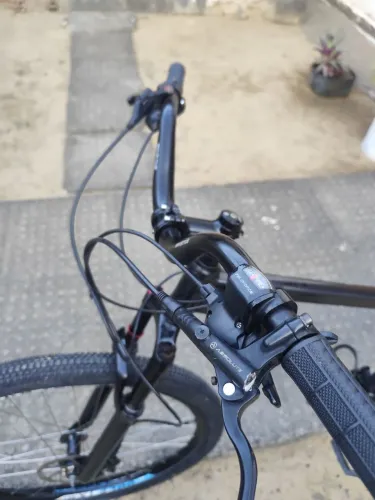 Bicicleta aro 29 absolute freio hidráulico 