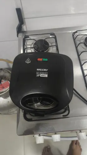 Vende-se assadeira de pão
