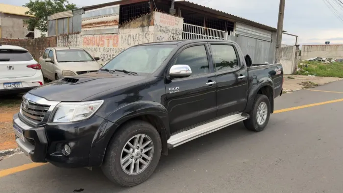 Toyota Hilux CD SRV D4-d 4X4 3.0 TDI Diesel AUT 2013