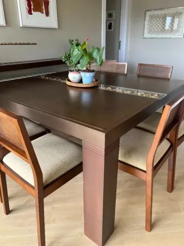 Mesa de jantar quadrada 1,50 x 1,50m