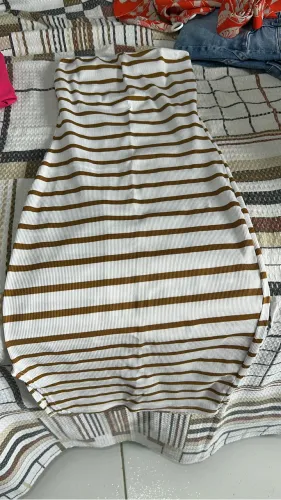 Vestido mídi canelado