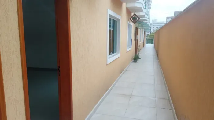 Casa de condomínio para aluguel possui 120 metros quadrados com 3 quartos