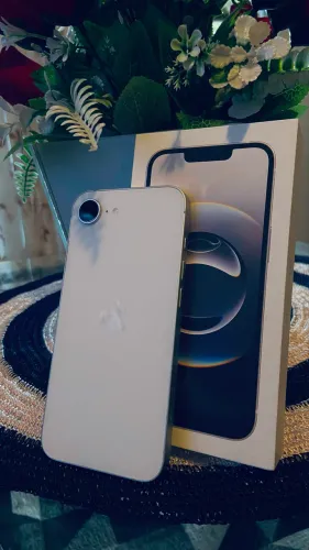 iPhone 16e 128GB Semi Novo - Estado de Novo