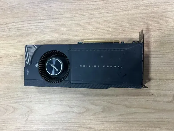 RTX 3090 24GB GIGABYTE TURBO - DEFEITO 