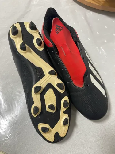 Vendo Chuteira ADIDAS - Usada poucas vezes
