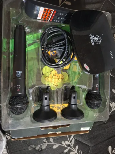 Videokê com 3.600 músicas