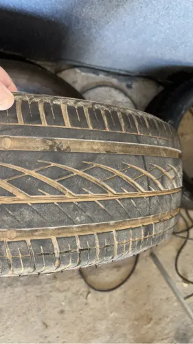 Pneus 195/60 R15