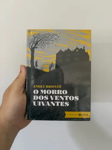 Livro O morro dos ventos uivantes