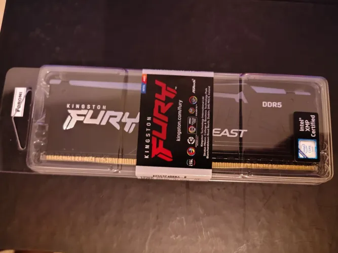 Memoria Kingston Fury Beast, RGB, 8GB (1x8GB), DDR5, 5600MHz