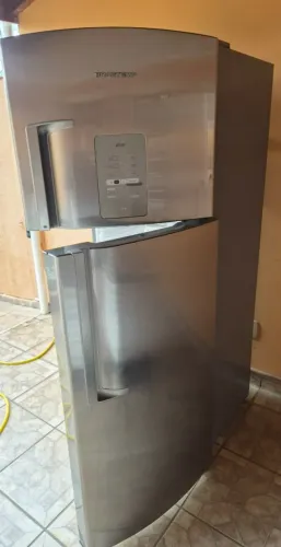 Vende-se geladeira Brastemp Ative! inox, funcionando perfeitamente.