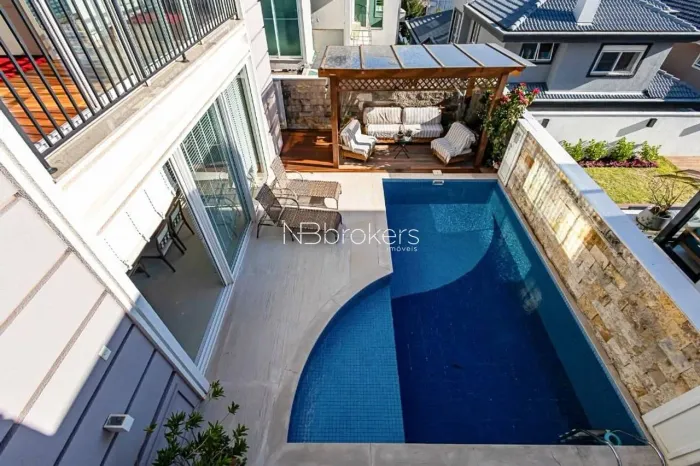 UMA CASA EXTRAORDINÁRIA NO CAMPO COMPRIDO | 4 SUÍTES | PISCINA | 10 VAGAS