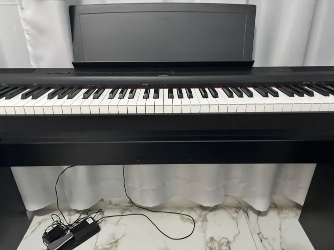 Piano Digital Yamaha P-125a Preto 88 Teclas + Pedal + Fonte + Suporte (Stand)